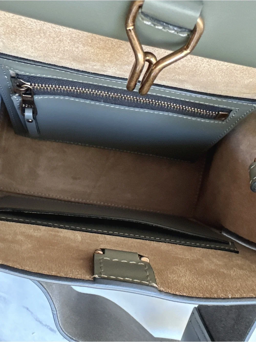New Boyy Devon 21 bag Kalamata